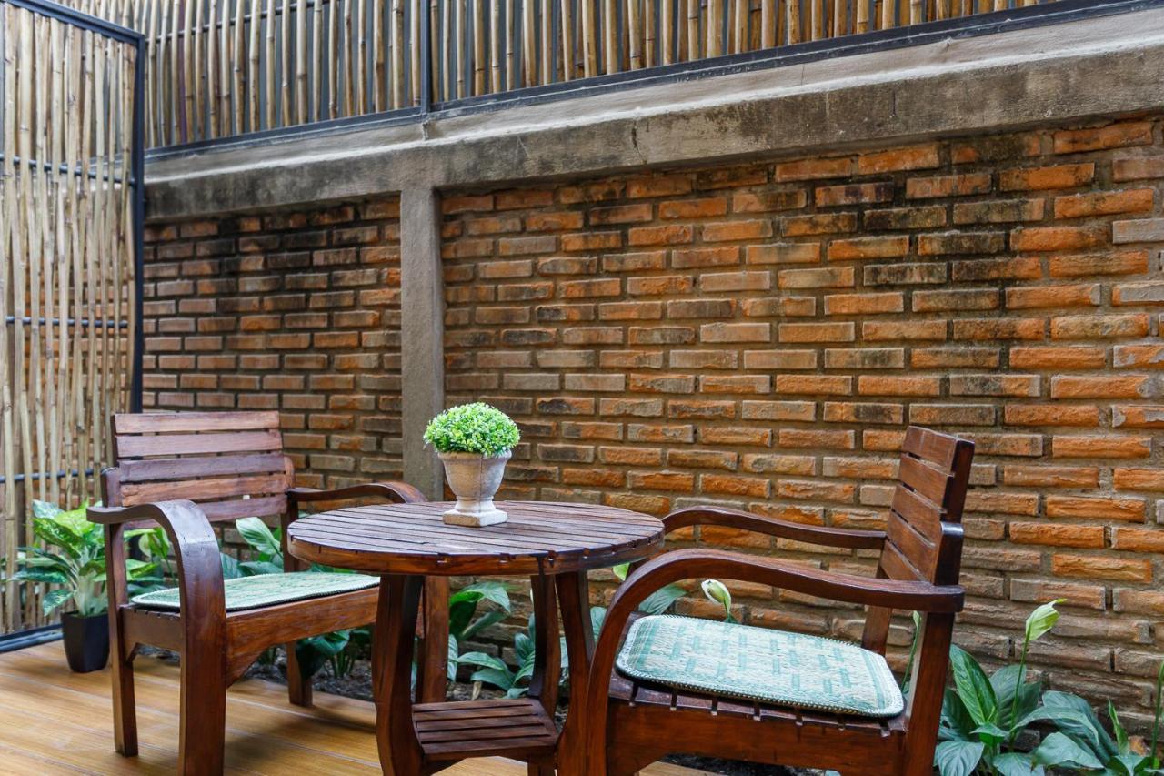 Hostel One Art And Gallery Τσιάνγκ Μάι Εξωτερικό φωτογραφία