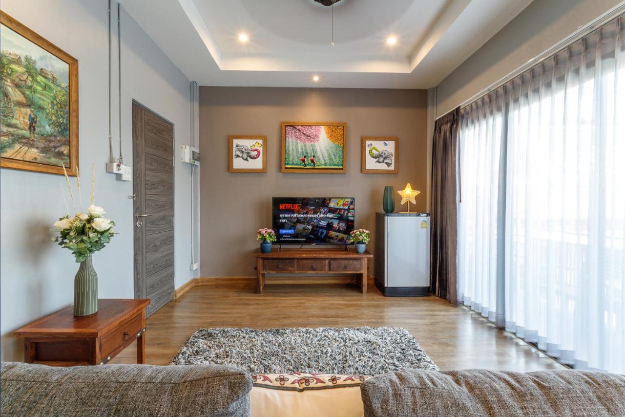 Hostel One Art And Gallery Τσιάνγκ Μάι Εξωτερικό φωτογραφία
